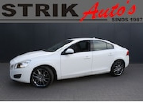 Volvo S60 1.6 T4 2011 - voorkant