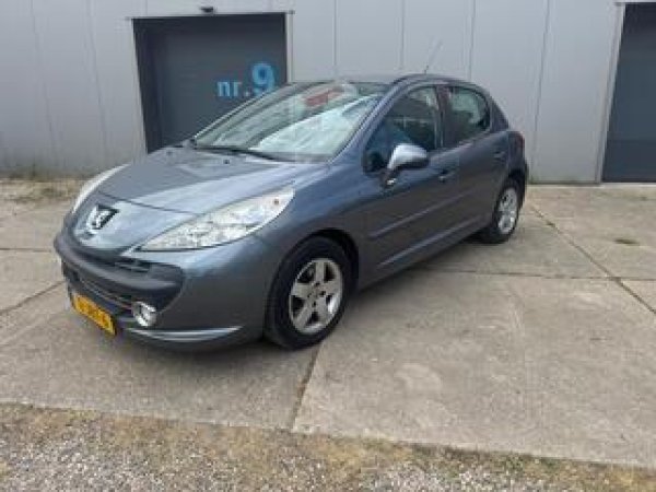 Peugeot 207 1.4 VTi XS Pack 2009 - voorkant