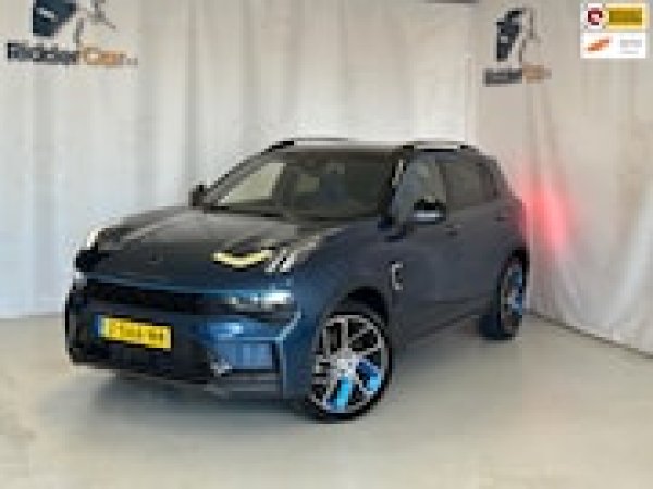 Foto van LYNK & Co 01