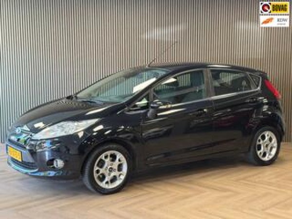 Ford Fiesta 1.25 Titanium 2012 - voorkant