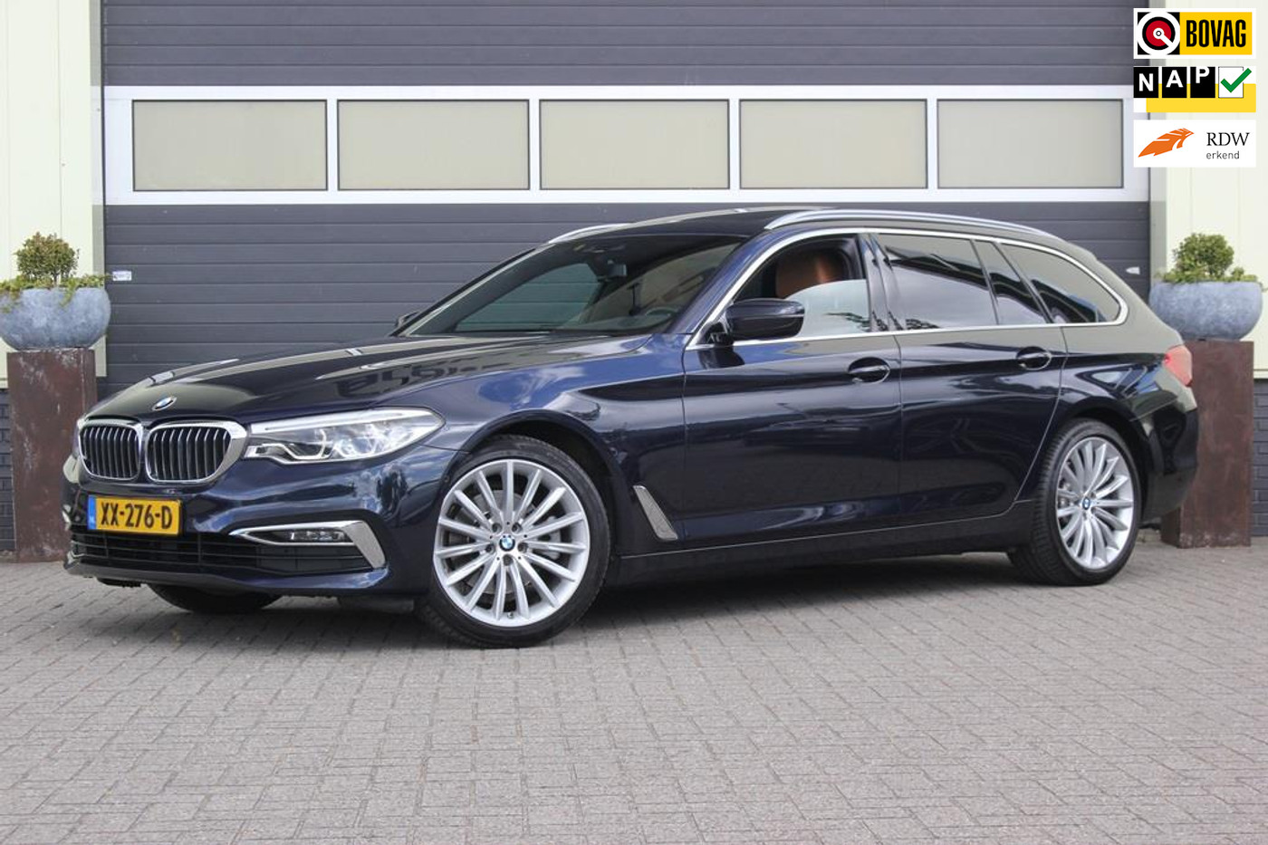 BMW 5-serie Touring 520i Corporate Lease High Executive 2019 - voorkant