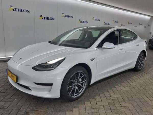 Tesla Model 3 Standard RWD Plus 2019 - voorkant