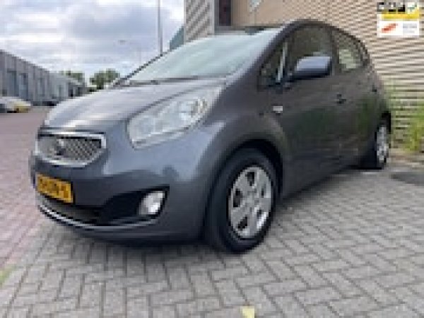 Kia Venga 1.4 CVVT X-tra 2010 - voorkant