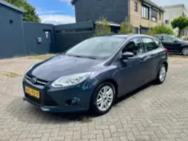Ford Focus 1.0 EcoBoost Lease Titanium 2012 - voorkant