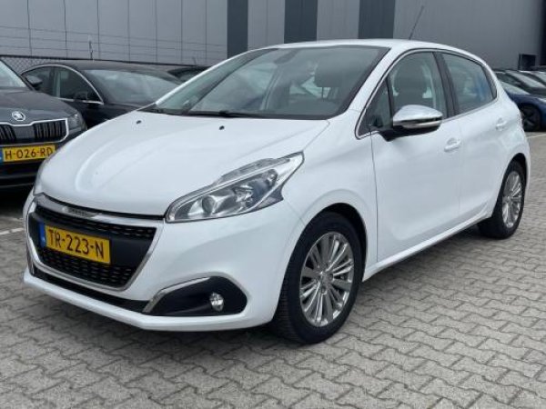 Peugeot 208 1.2 PureTech Blue Lease Allure 2018 - voorkant