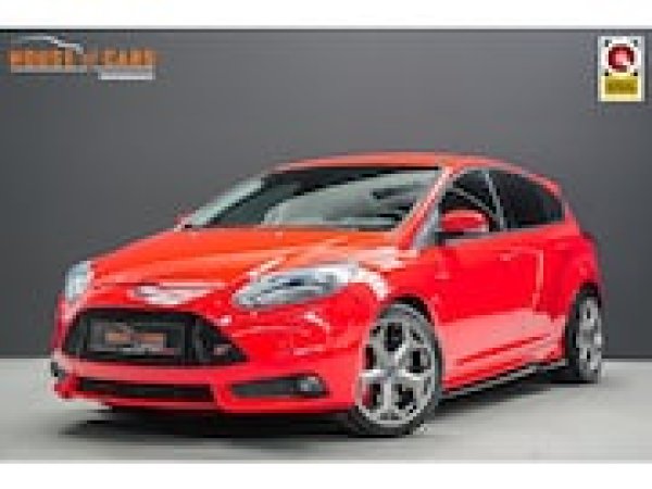 Ford Focus 2.0 EcoBoost ST-3 2014 - voorkant