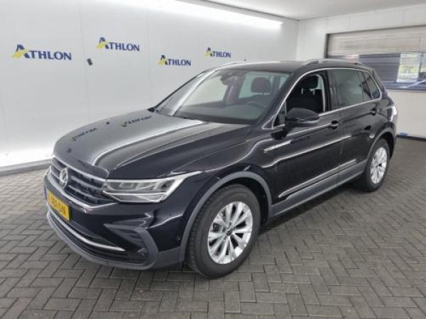 Volkswagen Tiguan 1.5 TSI Life Business 2021 - voorkant