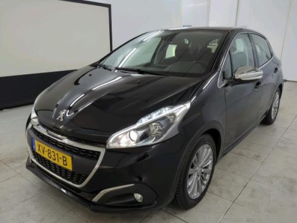 Peugeot 208 1.2 PureTech Blue Lease Allure 2019 - voorkant