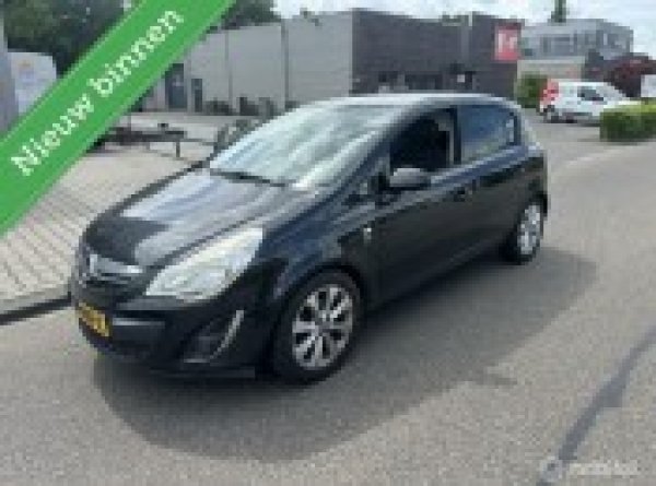 Opel Corsa 1.4-16V 2012 - voorkant
