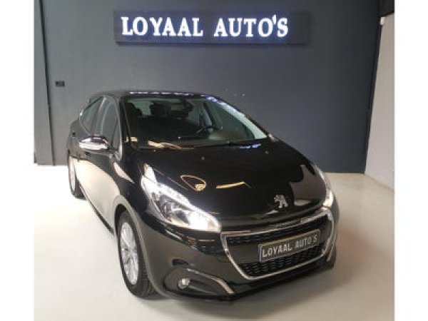 Peugeot 208 1.2 PureTech Blue Lease Executive 2018 - voorkant