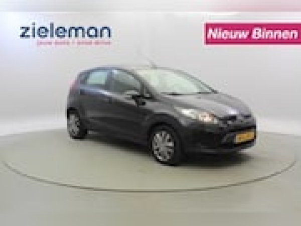 Ford Fiesta 1.25 Limited 2010 - voorkant