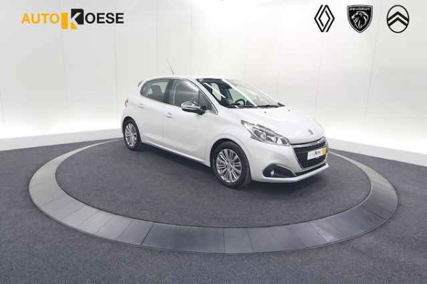 Peugeot 208 1.2 PureTech Blue Lease Executive 2018 - voorkant