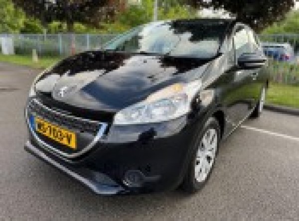 Peugeot 208 1.2 VTi Urban Soul 2013 - voorkant