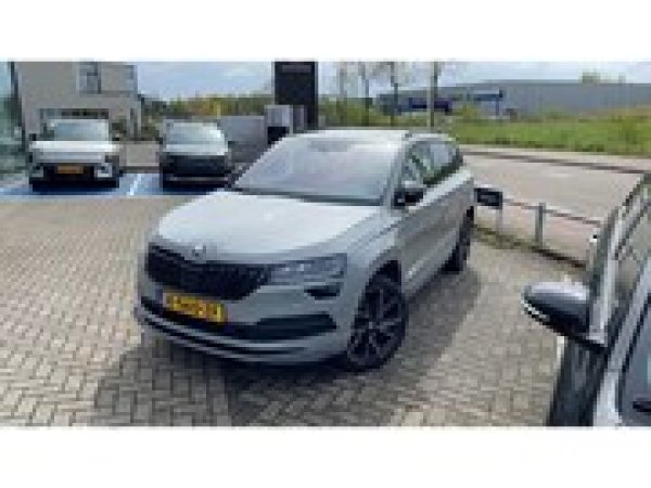 Skoda Karoq 1.5 TSI ACT Sportline Business 2021 - voorkant