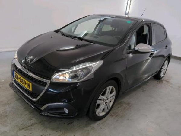 Peugeot 208 1.2 PureTech Signature 2019 - voorkant