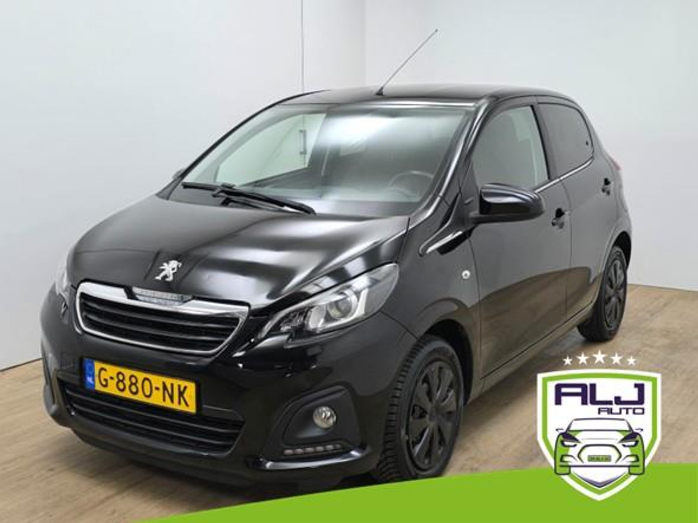 Peugeot 108 Occasion 1.0 e-VTi Active met airco en bluetooth audio | Sportieve look | Tweedehands Peugeot 108 zwart | Dagrij led | 2019 - voorkant