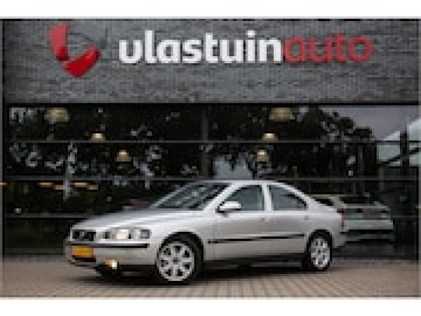 Volvo S60 2.4 2001 - voorkant
