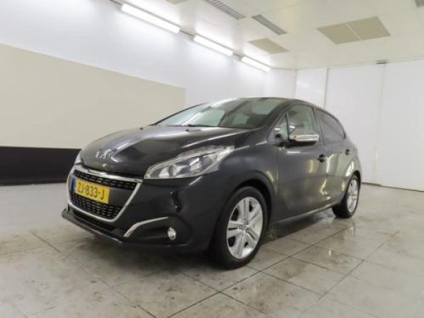 Peugeot 208 1.2 PureTech Signature 2019 - voorkant
