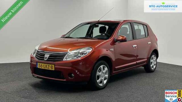 Dacia Sandero 1.2 Lauréate 2010 - voorkant