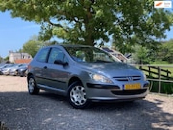 Peugeot 307 1.4-16V XR 2004 - voorkant
