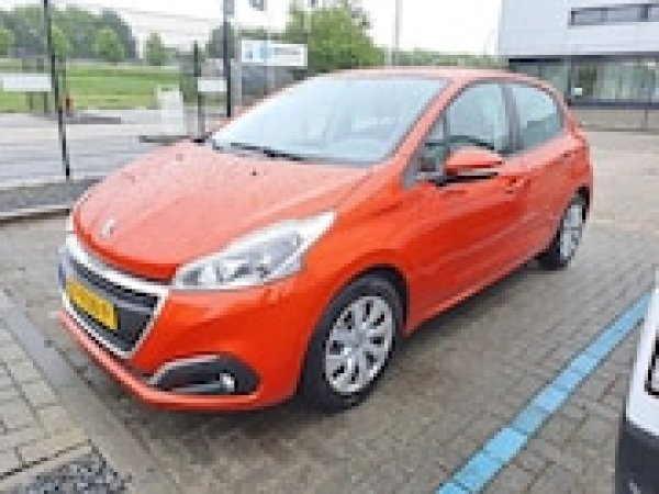 Peugeot 208 1.2 PureTech Blue Lion 2018 - voorkant