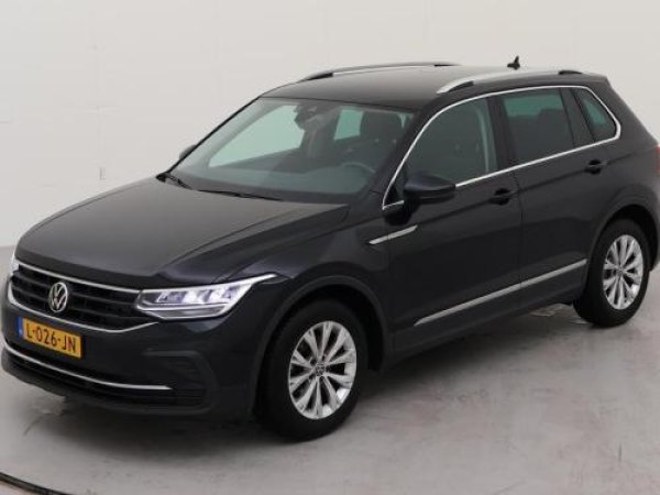Volkswagen Tiguan 1.5 TSI Life Business 2021 - voorkant