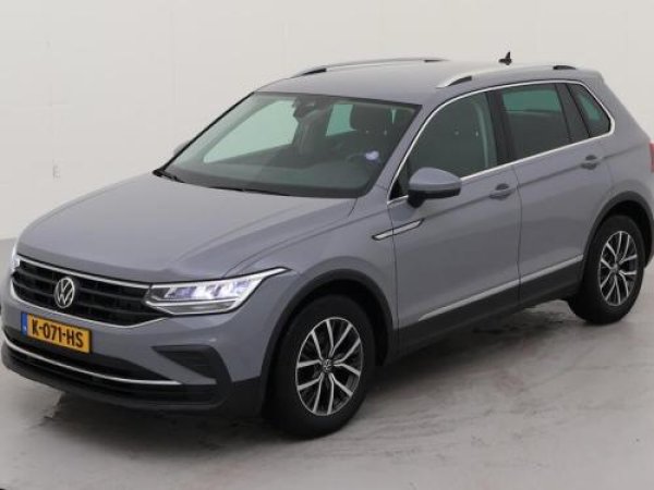 Volkswagen Tiguan 1.5 TSI Life Business 2021 - voorkant