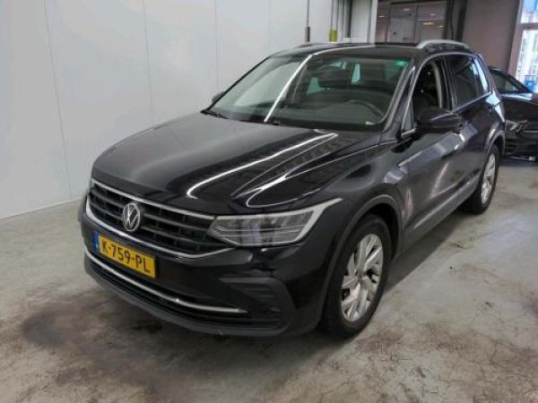 Volkswagen Tiguan 1.5 TSI Life Business 2021 - voorkant