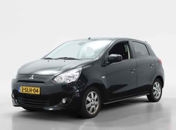 Mitsubishi Space Star 1.2 Intense 2013 - voorkant