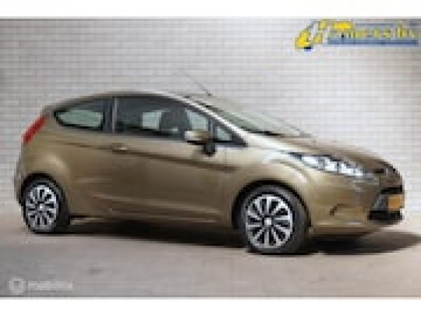Ford Fiesta 1.25 Champion 2012 - voorkant