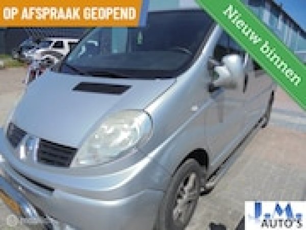 Renault Trafic 2.5 dCi T29 L2H1 DC 2009 - voorkant