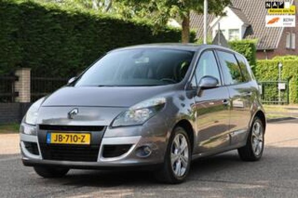 Renault Scénic 2.0 Privilege 2010 - voorkant