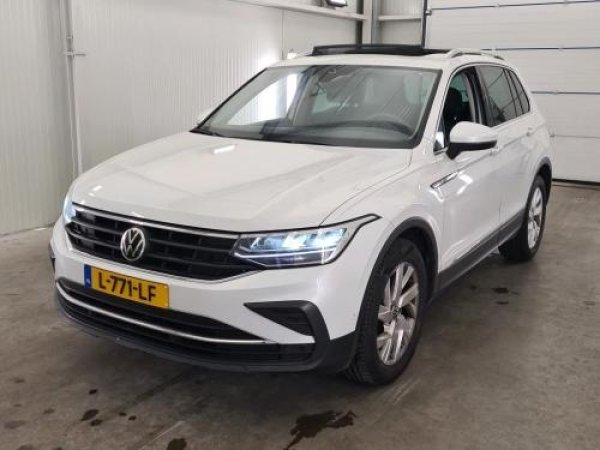 Volkswagen Tiguan 1.5 TSI Life Business 2021 - voorkant