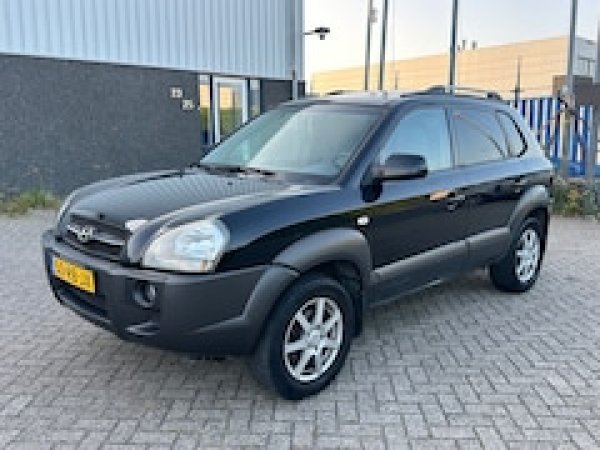 Hyundai Tucson 2.0i Dynamic 2005 - voorkant