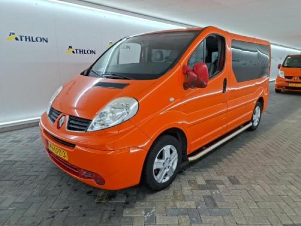 Renault Trafic Passenger 2.0-16V T27 L1H1 Authentique 2010 - voorkant