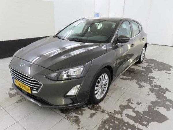 Ford Focus 1.0 EcoBoost Titanium Business 2020 - voorkant