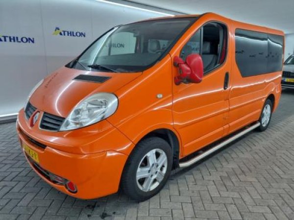 Renault Trafic Passenger 2.0-16V T27 L1H1 Authentique 2010 - voorkant
