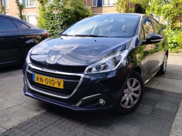 Peugeot 208 1.2 PureTech Blue Lion 2017 - voorkant