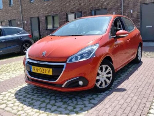 Peugeot 208 1.2 PureTech Blue Lion 2018 - voorkant