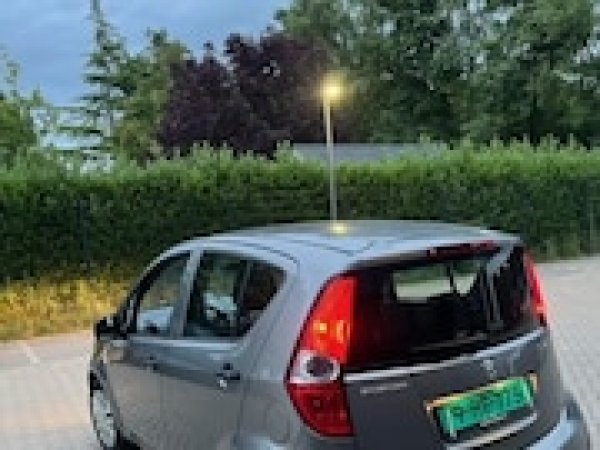 Suzuki Splash 1.0 Trend 2008 - voorkant
