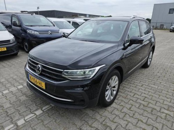 Volkswagen Tiguan 1.5 TSI Life Business 2021 - voorkant