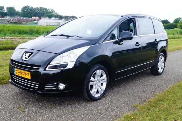 Peugeot 5008 1.6 THP GT 7p. 2011 - voorkant