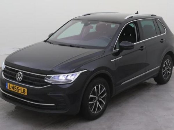 Volkswagen Tiguan 1.5 TSI Life 2021 - voorkant