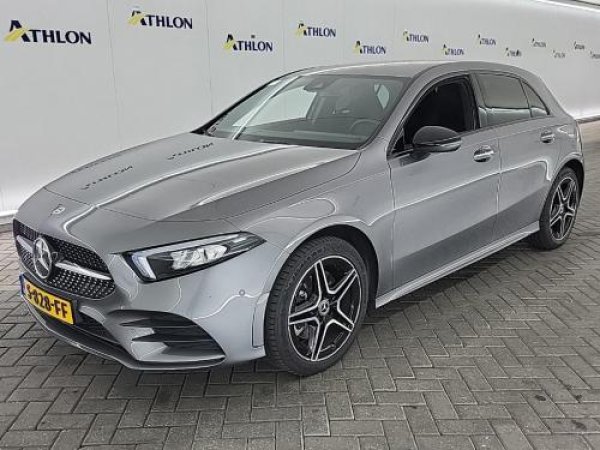 Mercedes-Benz A-klasse 250 e AMG Line 2023 - voorkant