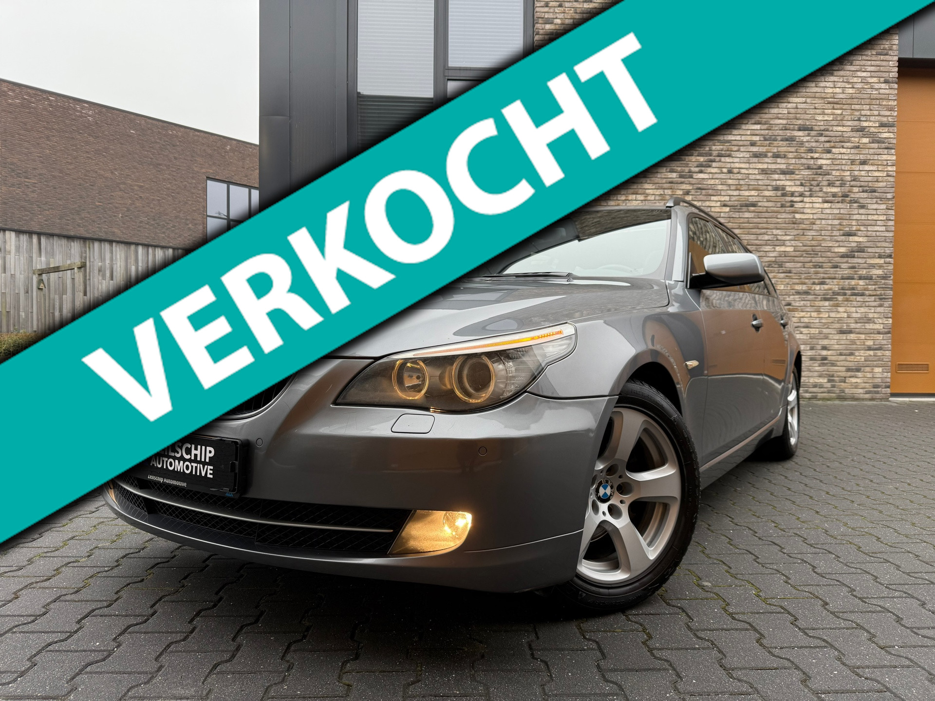 BMW 5-serie Touring 520d High Executive |Pano|E61 LCI|Navi| 2008 - voorkant
