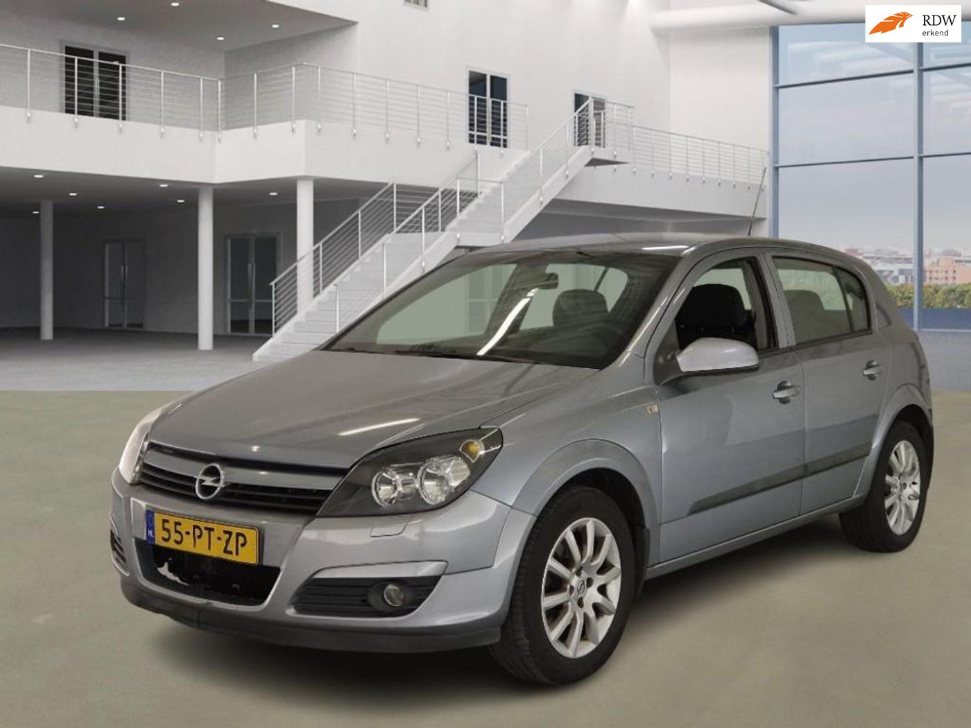 Opel Astra 1.6 Enjoy CARPLAY AIRCO NAVI CRUISE TREKHAAK 2 X SLEUTELS 2004 - voorkant