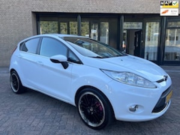 Ford Fiesta 1.4 Trend 2010 - voorkant