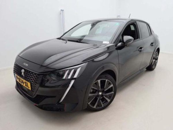 Peugeot 208 1.2 PureTech GT Pack 2022 - voorkant