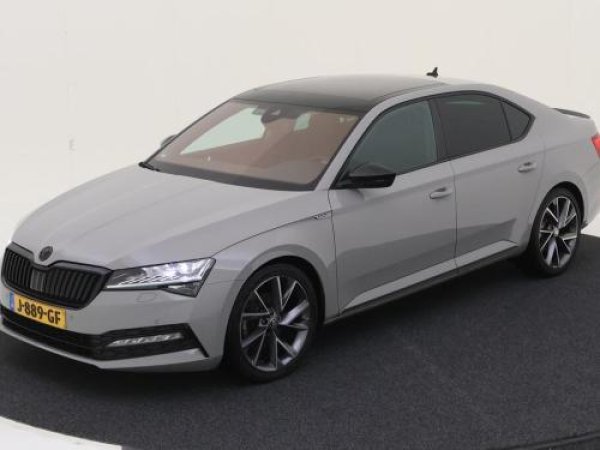 Skoda Superb 1.5 TSI ACT Sportline Business 2020 - voorkant