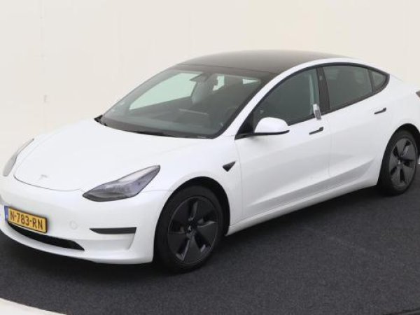 Tesla Model 3 Stnd.RWD Plus 60 kWh 2021 - voorkant